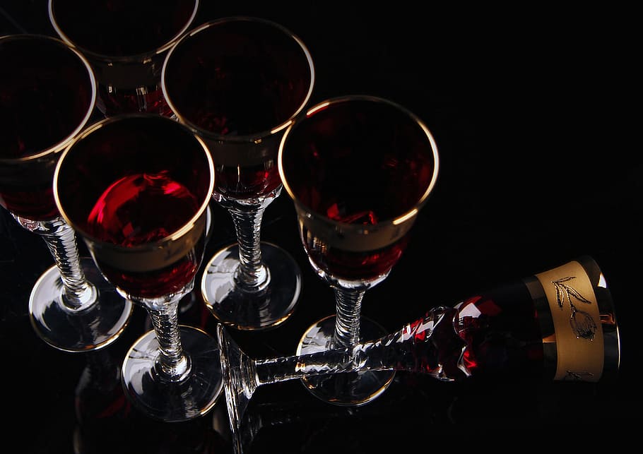 glass, contrast, composition, light, texture, dark, alcohol HD wallpaper