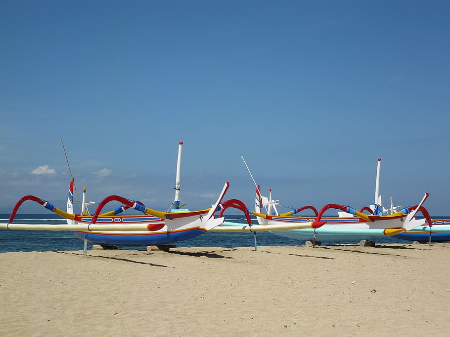 boats on shore, sea, beach, sand, ocean, vacation, coast, tropical, HD wallpaper