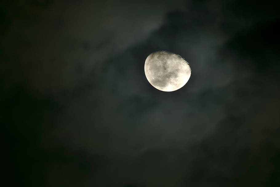 half-moon at nigh time, Lunar in dark night, cloudy, sky, moonlight, HD wallpaper