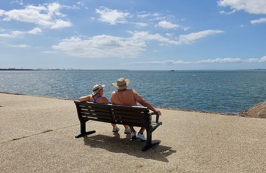 Couple, Bench, together, sitting, relationship, happiness, retirement HD wallpaper