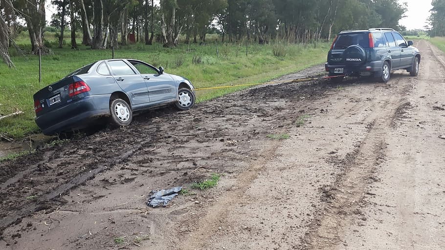 gray sedan on dirt road near gray SUV, accident, auto, shock HD wallpaper