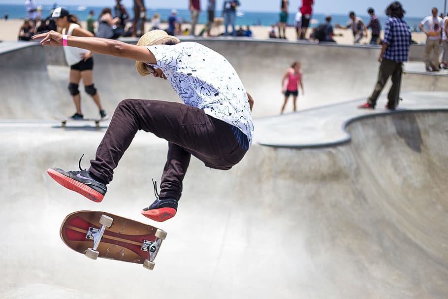 people playing skateboard on skateboard park, man flipping skateboard, HD wallpaper