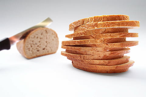 sliced breads, slice of bread, knife, cut, food, breakfast HD wallpaper