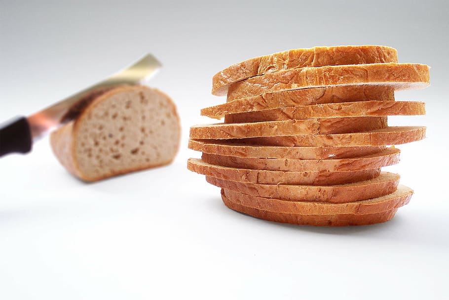 sliced breads, slice of bread, knife, cut, food, breakfast, snack, HD wallpaper