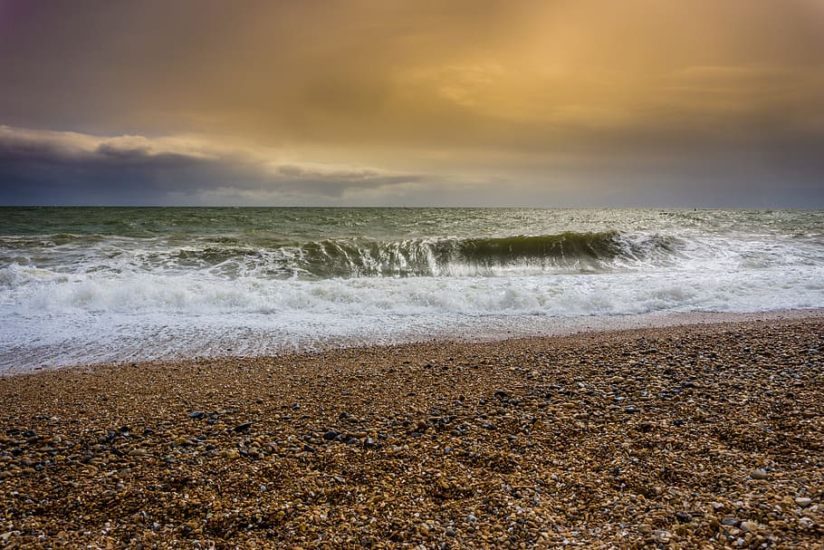 Brighton, Beach, Stormy, Dark, raining, atmospheric, coastline HD wallpaper