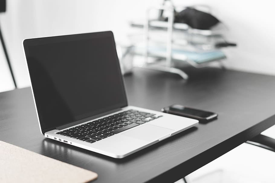 Modern Laptop and Smartphone on Black Desk, business, designer, HD wallpaper