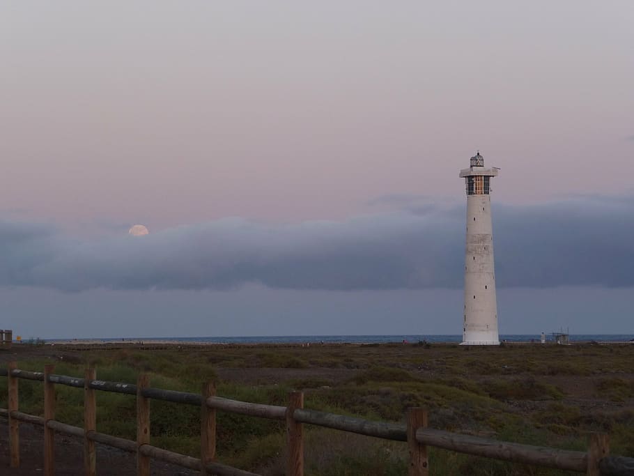 lighthouse, moon, evening, twilight, sea, nature, sky, guidance HD wallpaper