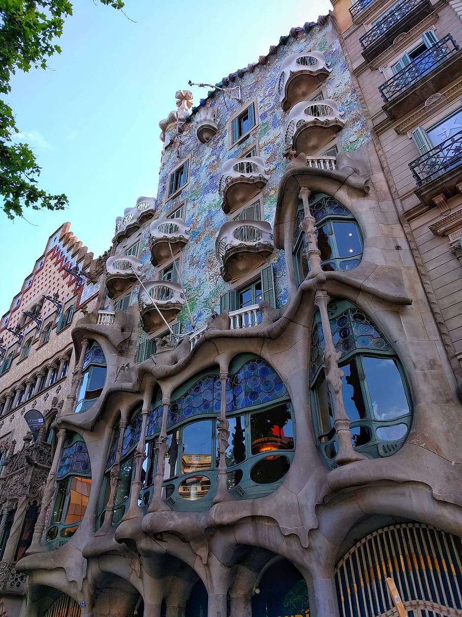 low-angle photo of brown and multicolored multi-story building at daytime, HD wallpaper