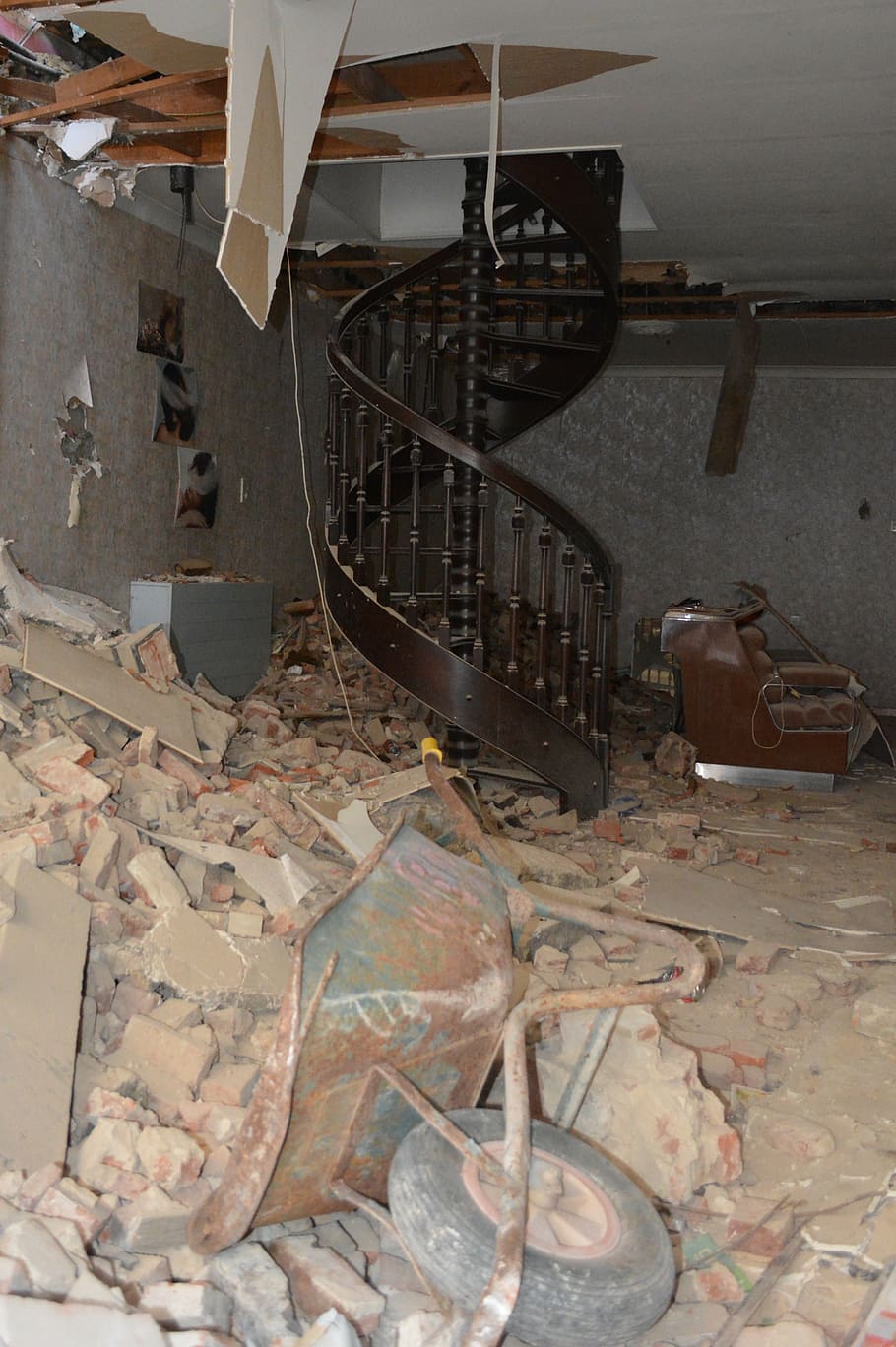 demolition, trap, wheelbarrow, break, gravel, indoors, home interior HD wallpaper