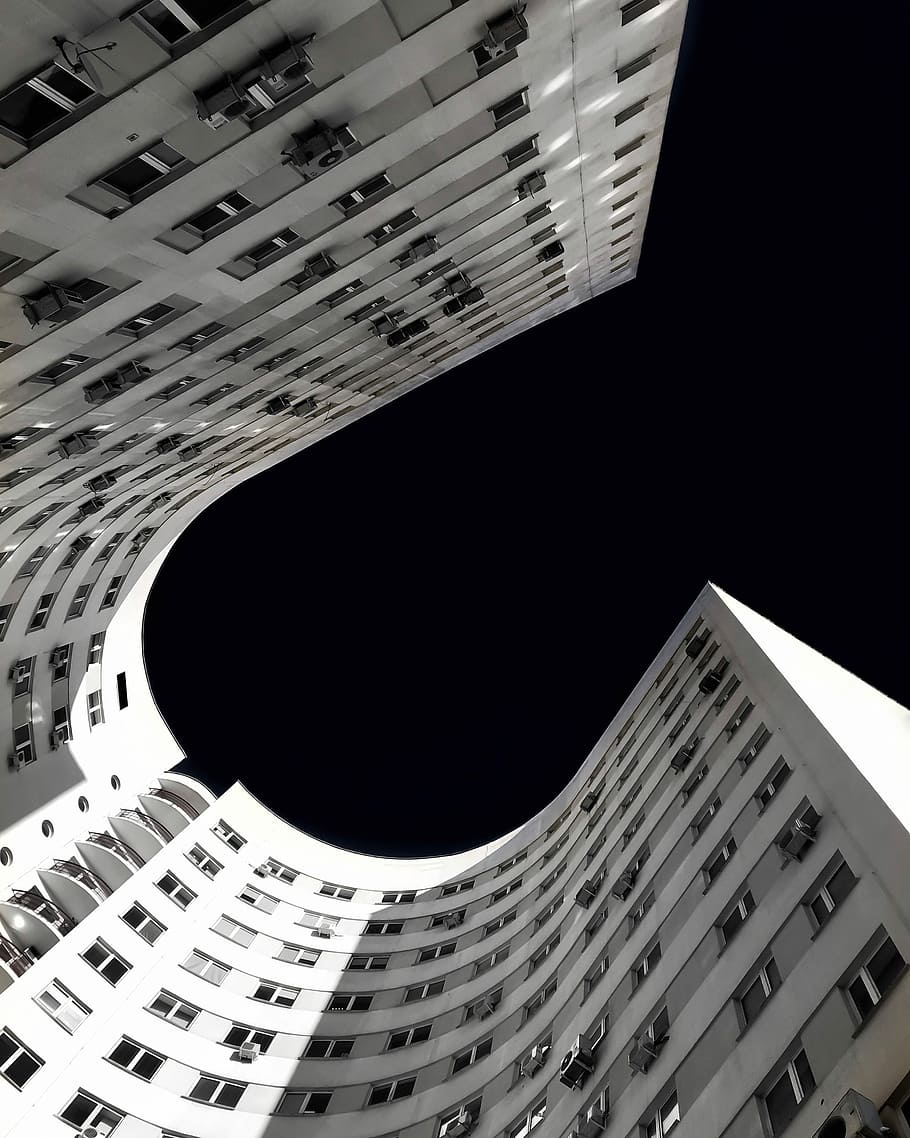 worm's-eye view photography of architectural building, white concrete building under black sky during nighttime HD wallpaper