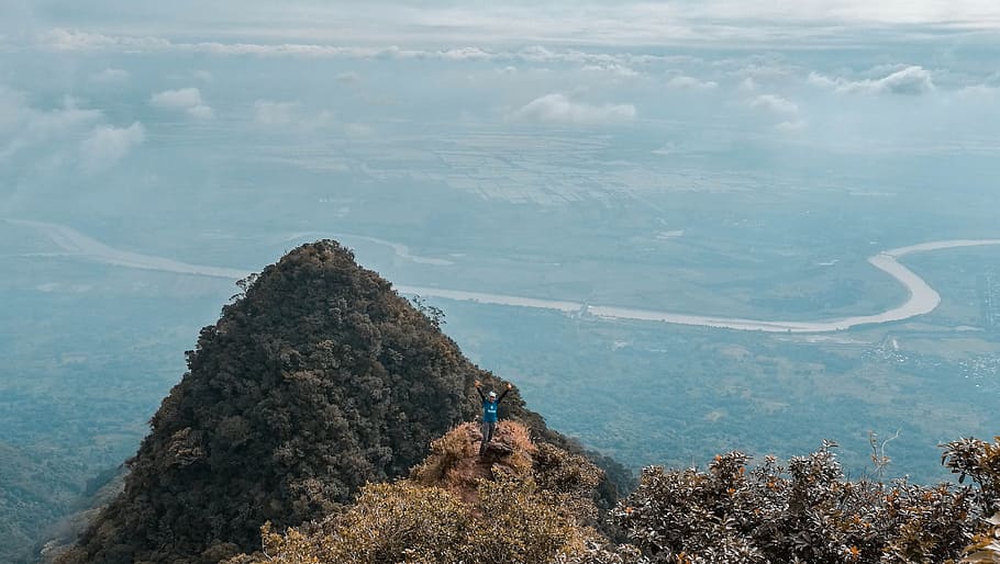 Man in Blue on Top of the Mountain With Areal View, adventure HD wallpaper