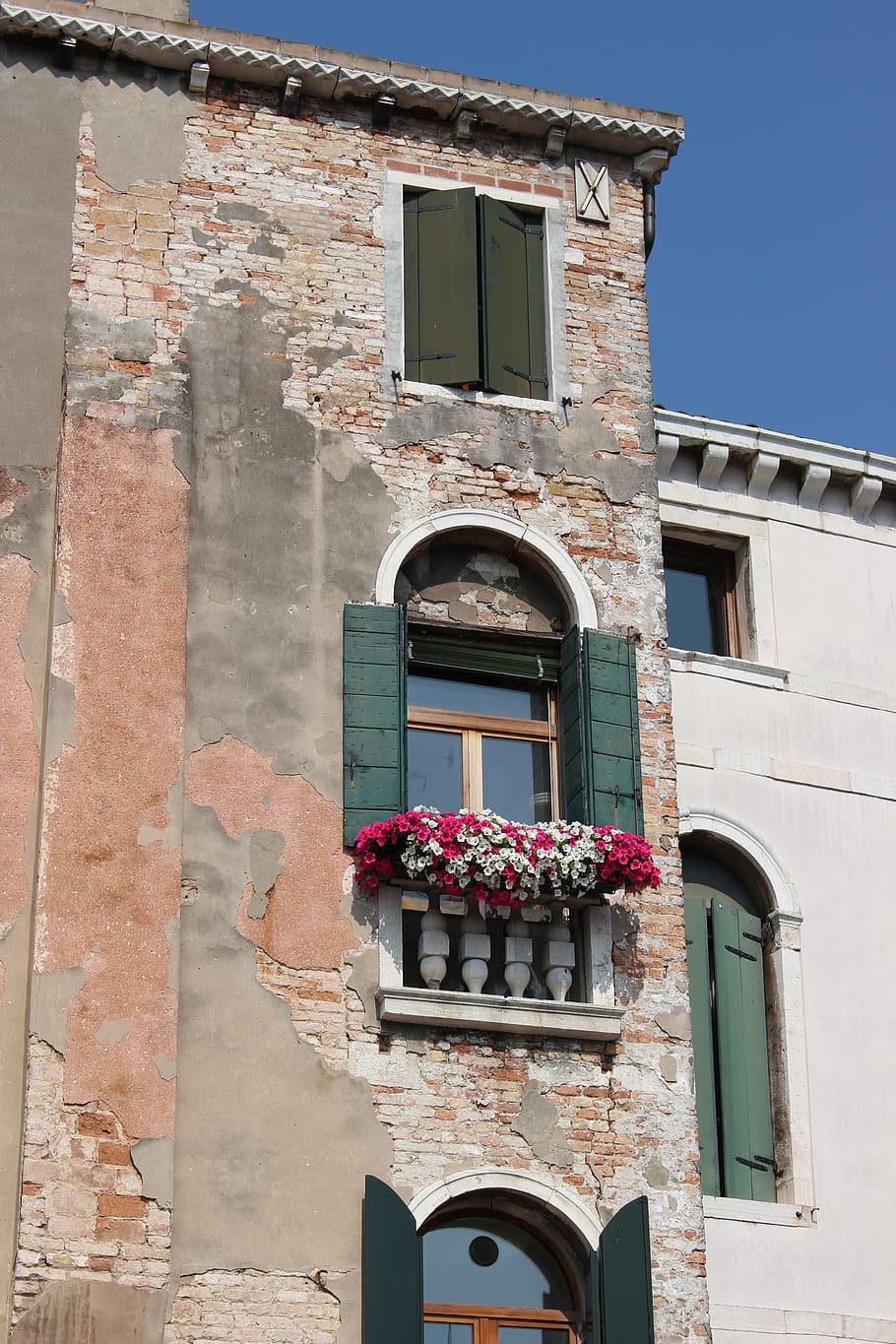 italy, architecture, window, flowers, old building, shutters, HD wallpaper