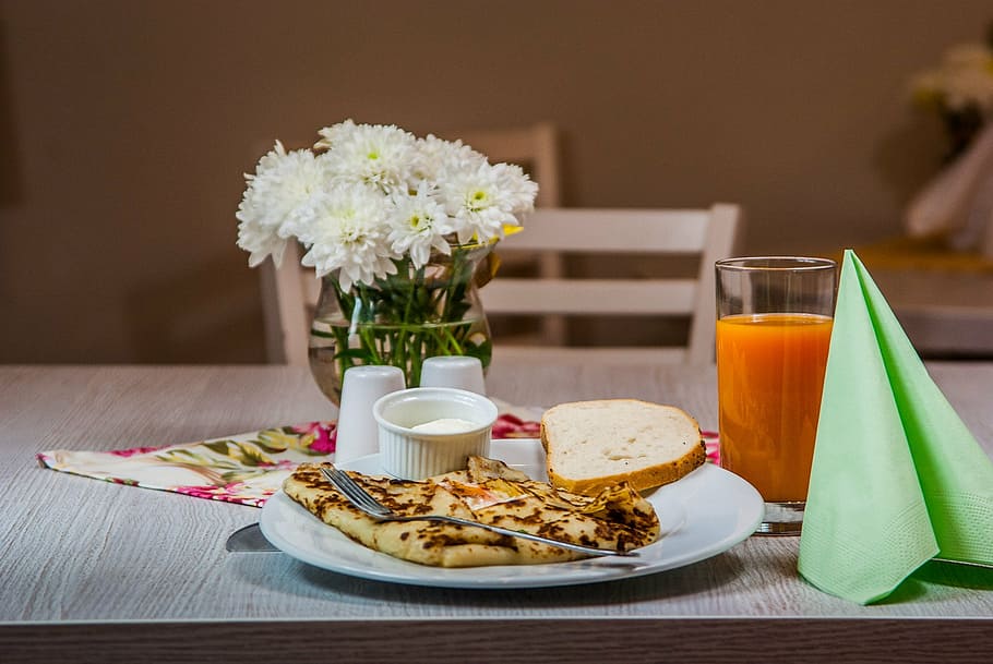 pancake, breakfast, flowers, food, meal, plate, table, gourmet HD wallpaper