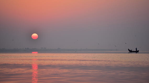 Fisherman on a Misty Morning, fisherman on boat with sunset, soft light HD wallpaper