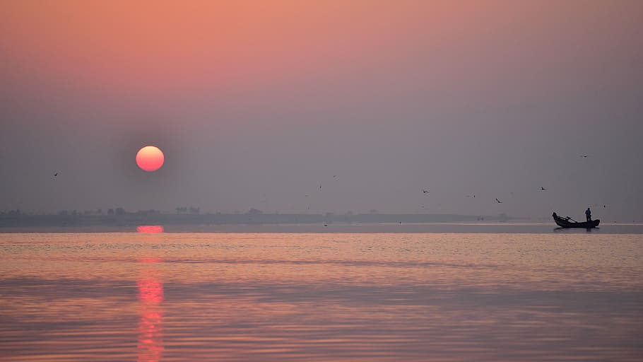 Fisherman on a Misty Morning, fisherman on boat with sunset, soft light HD wallpaper