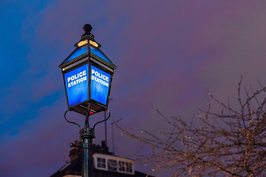 blue and black electric post, lantern, lamp, streetlamp, sign, HD wallpaper