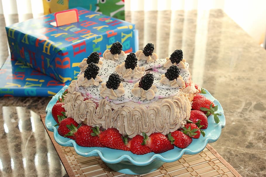 Raw, Cake, Birthday, Berries, Strawberry, fruit, food and drink HD wallpaper
