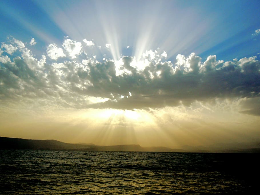 photo of sun covered with clouds, ray of light, sky, sunlight HD wallpaper