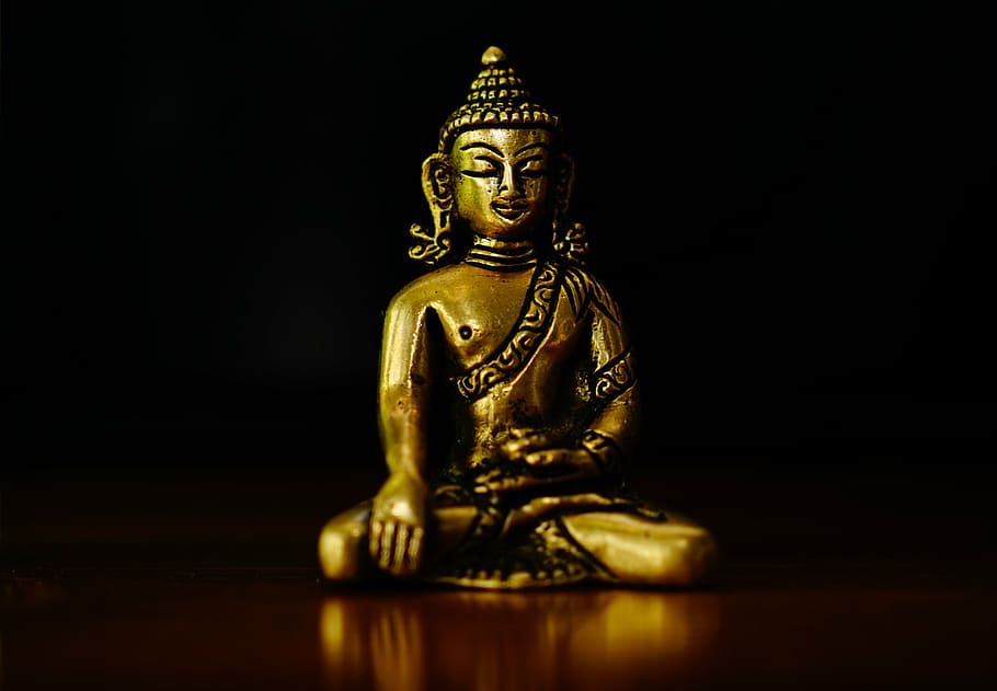 Bhumisparsha Mudra figurine on brown surface, buddha, figure, HD wallpaper