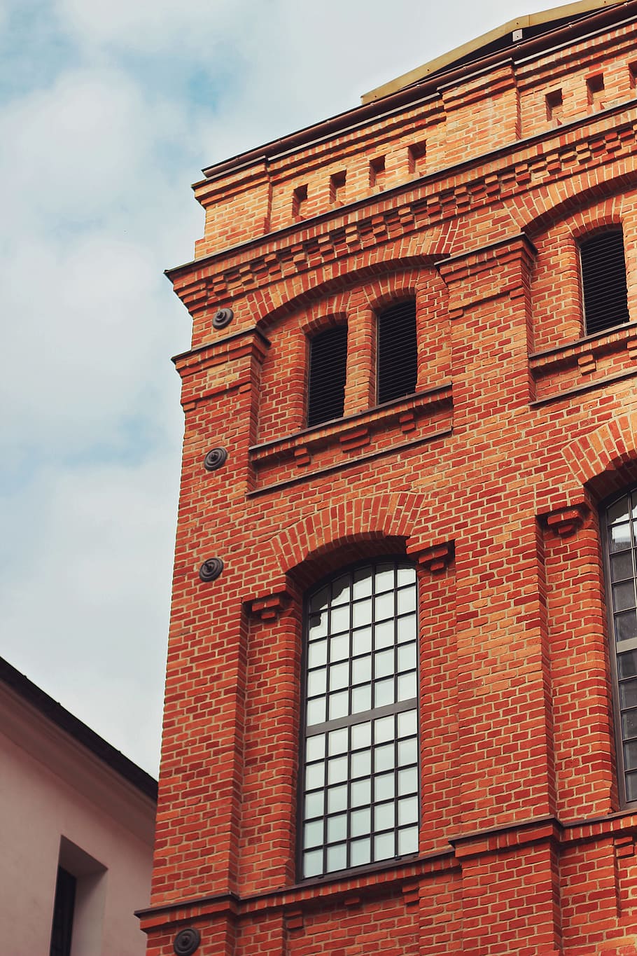 Brick building, ancient, architecture, city, construction, expression HD wallpaper