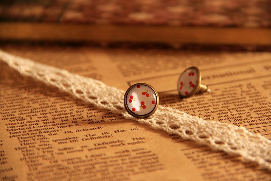 button, classical, fresh, publication, close-up, indoors, selective focus HD wallpaper