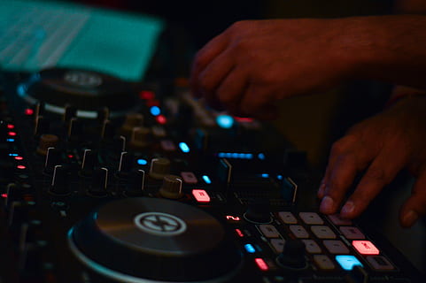 DJ!spin It!, person holding DJ controller, hands, buttons, light HD wallpaper