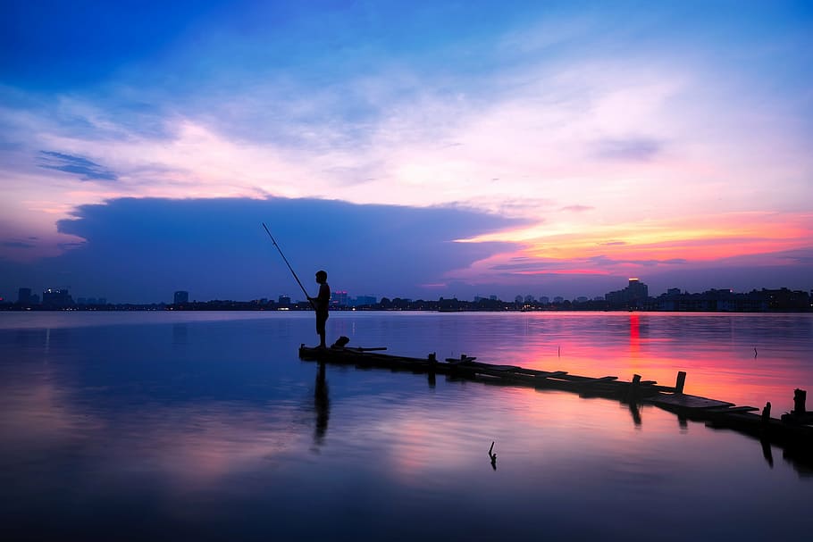 Silhouette man fishing in lake, vietnam, sky, clouds, sunset HD wallpaper