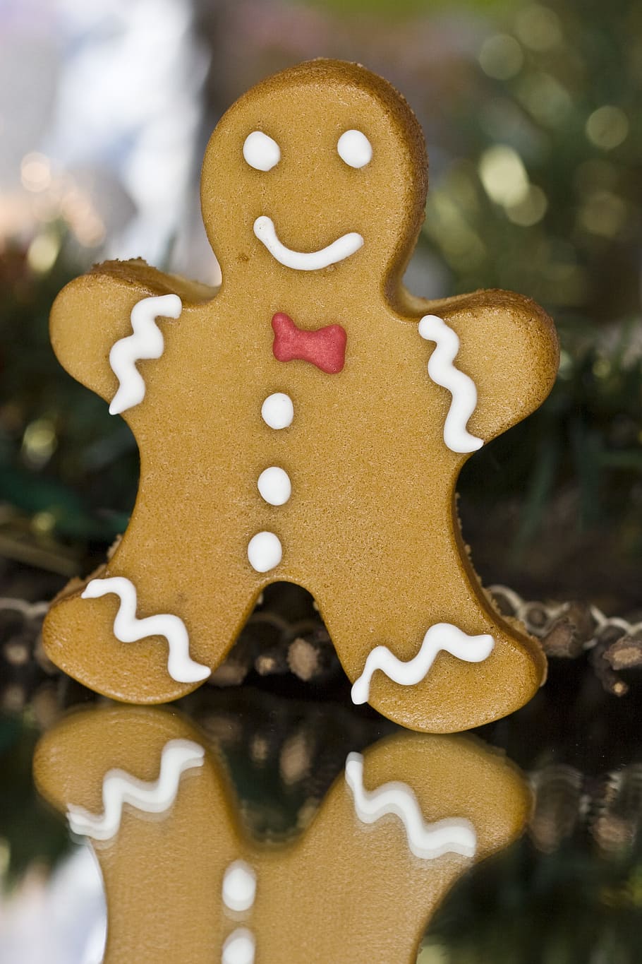 brown gingerbread, christmas, gingerbread man, marzipan, cookies HD wallpaper