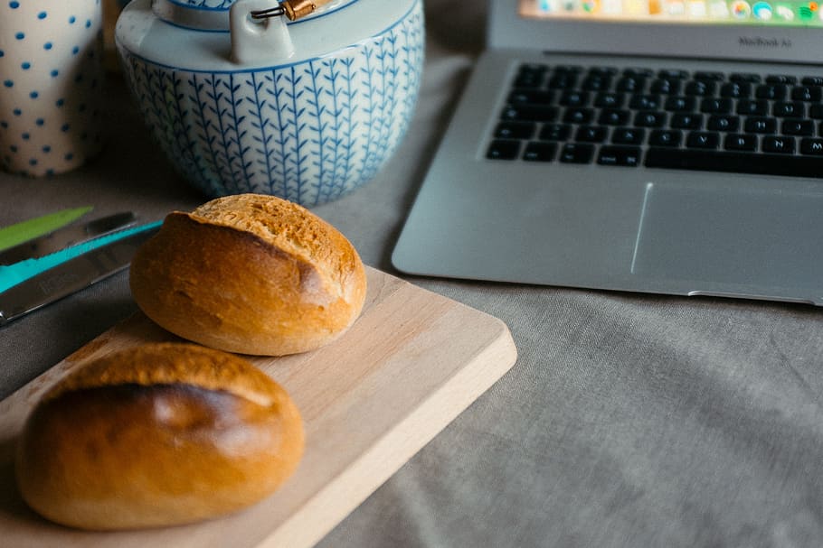 Fresh bread, food and Drink, objects, breakfast, laptop, freshness HD wallpaper