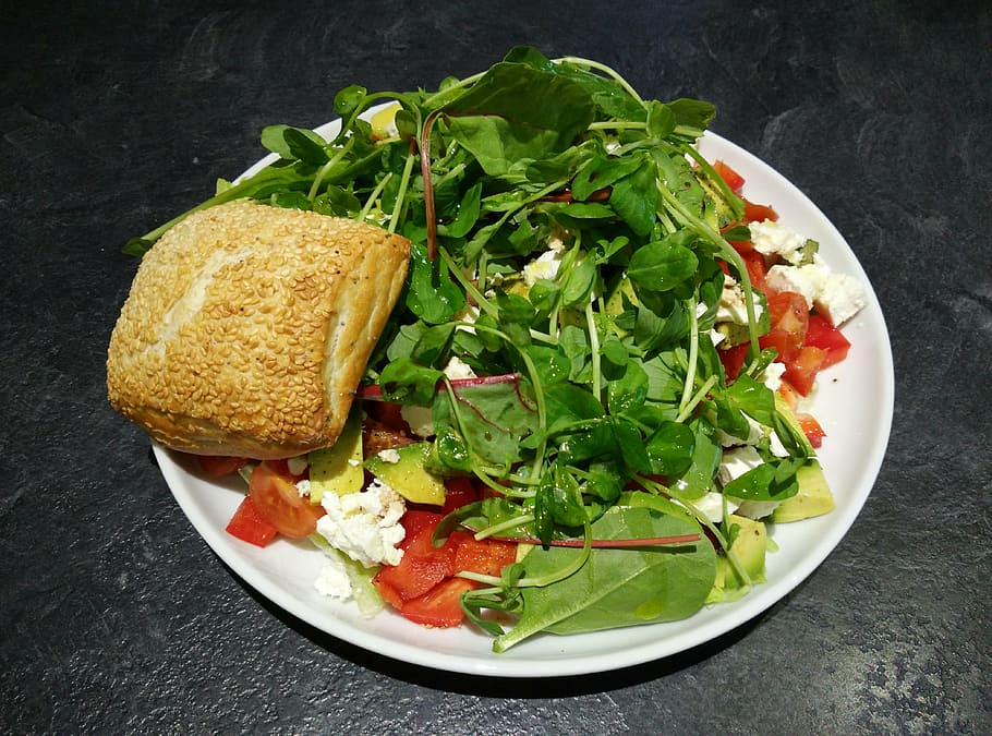 mixed salad, sesame seed bun, tomato, paprika, feta cheese, HD wallpaper