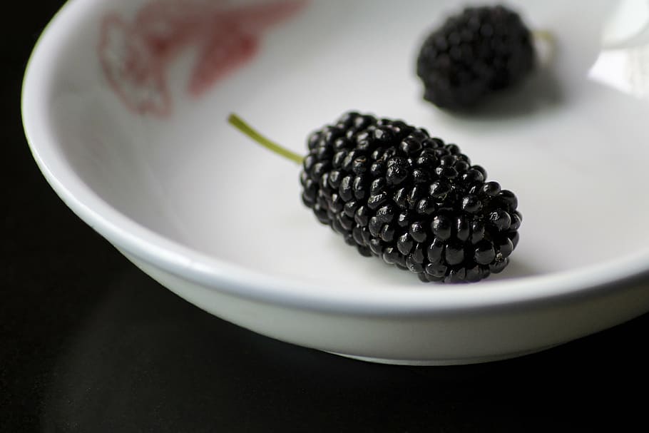 fruit, raspberry, mulberry, wobble, close-up, black, white HD wallpaper