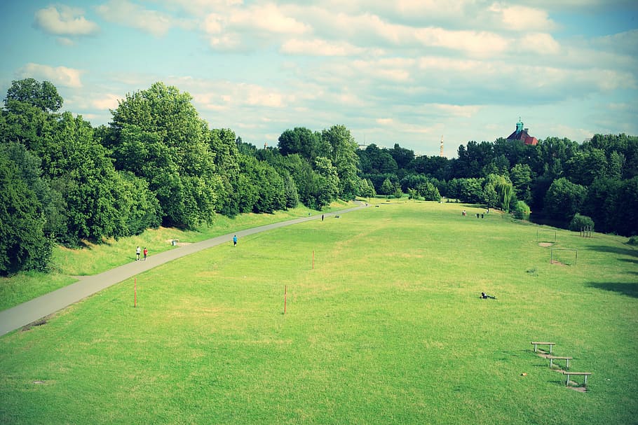 green grass field under cloudy sky, nuremberg, city park, meadow HD wallpaper