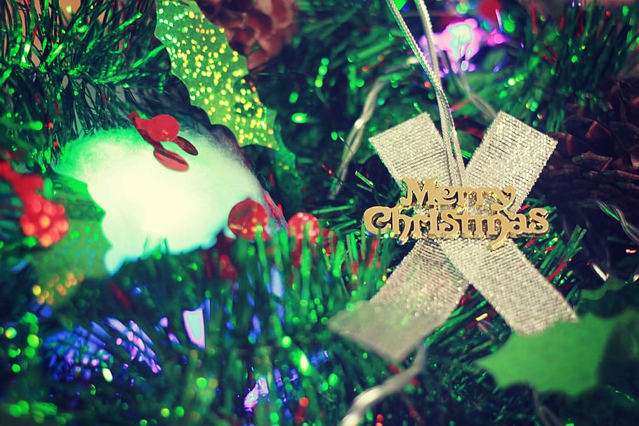 glittering garland with Merry Christmas hanging decor, celebration HD wallpaper