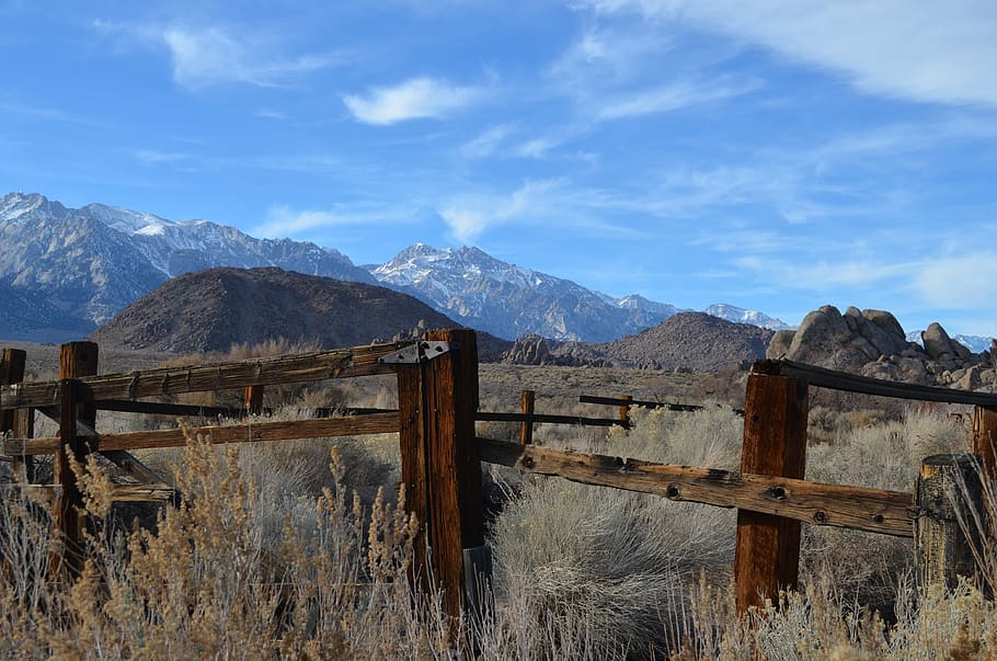 fence, lone pine, western, mountains, nature, sky, wood - material, HD wallpaper