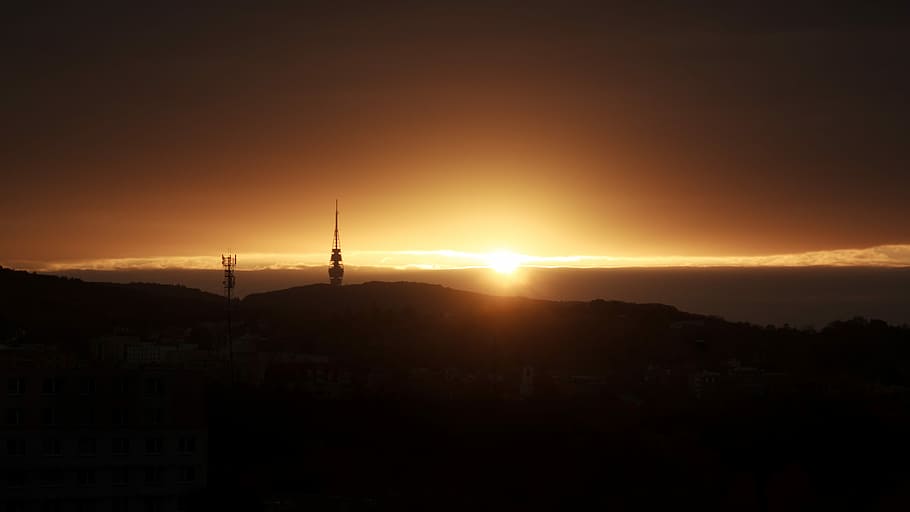 silhouette photo of mountain during golden hour, sunrise over the horizon HD wallpaper