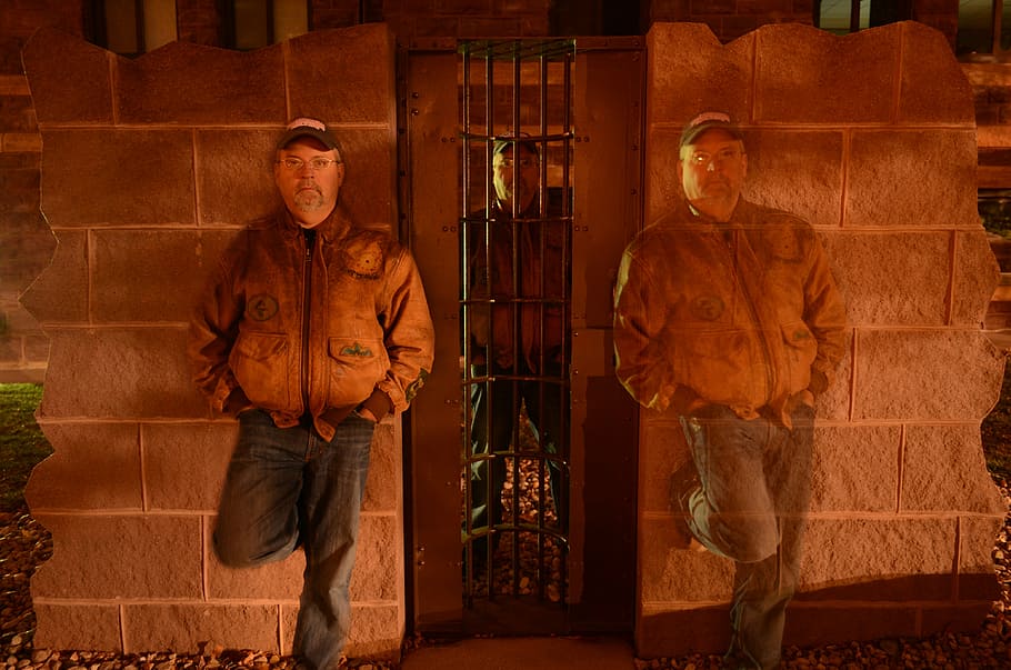 jail, night, dark, eerie, man, wall, guard, burglar, long exposure HD wallpaper