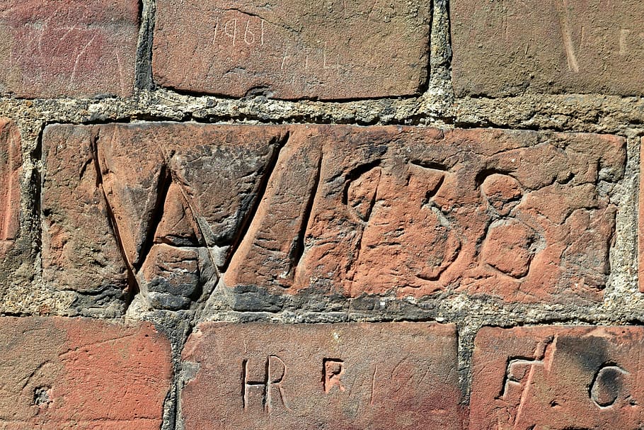 wall, red, brick, plaster, cement, writing, carving, date, vintage HD wallpaper