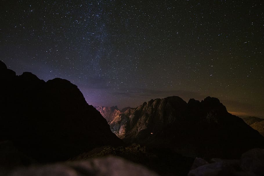 rock mountain during nighttime, silhouette of mountains at night HD wallpaper