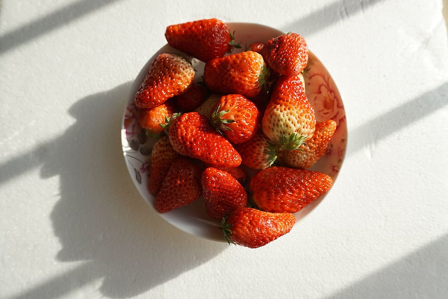 strawberry, light and shadow, natural light, fruit, food and drink HD wallpaper