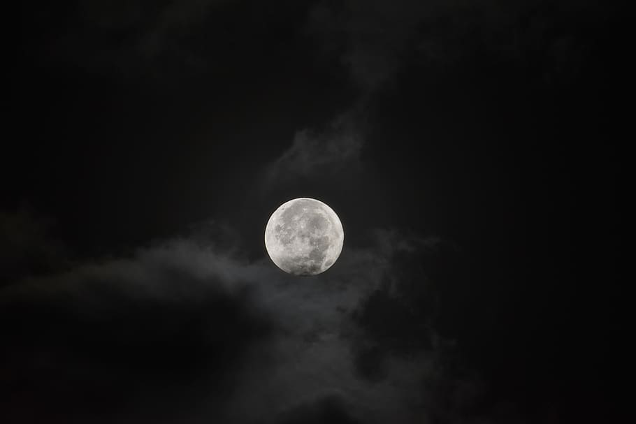 full moon during nighttime, full moon, clouds, night sky, black and white HD wallpaper