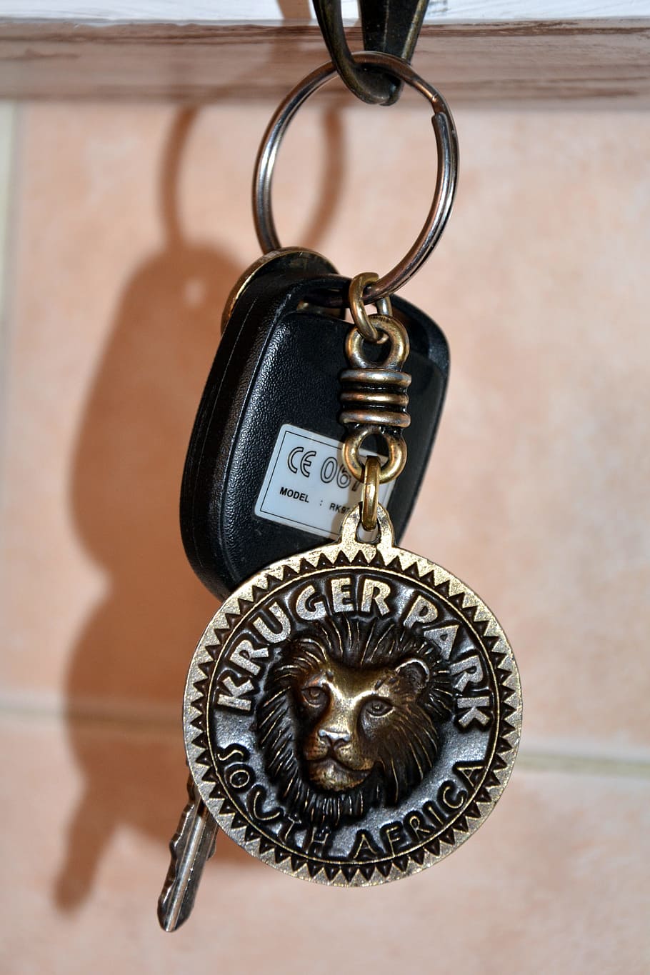 Key Ring, Security, Open, hanging, old-fashioned, metal, close-up HD wallpaper