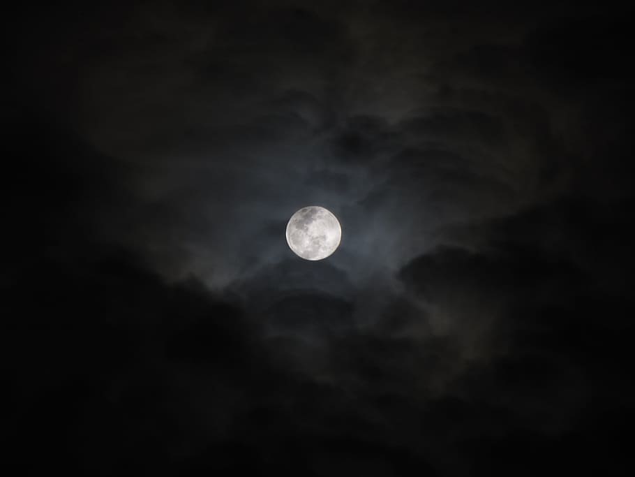 low angle photography of moon, moonlight, night, clouds, sky HD wallpaper