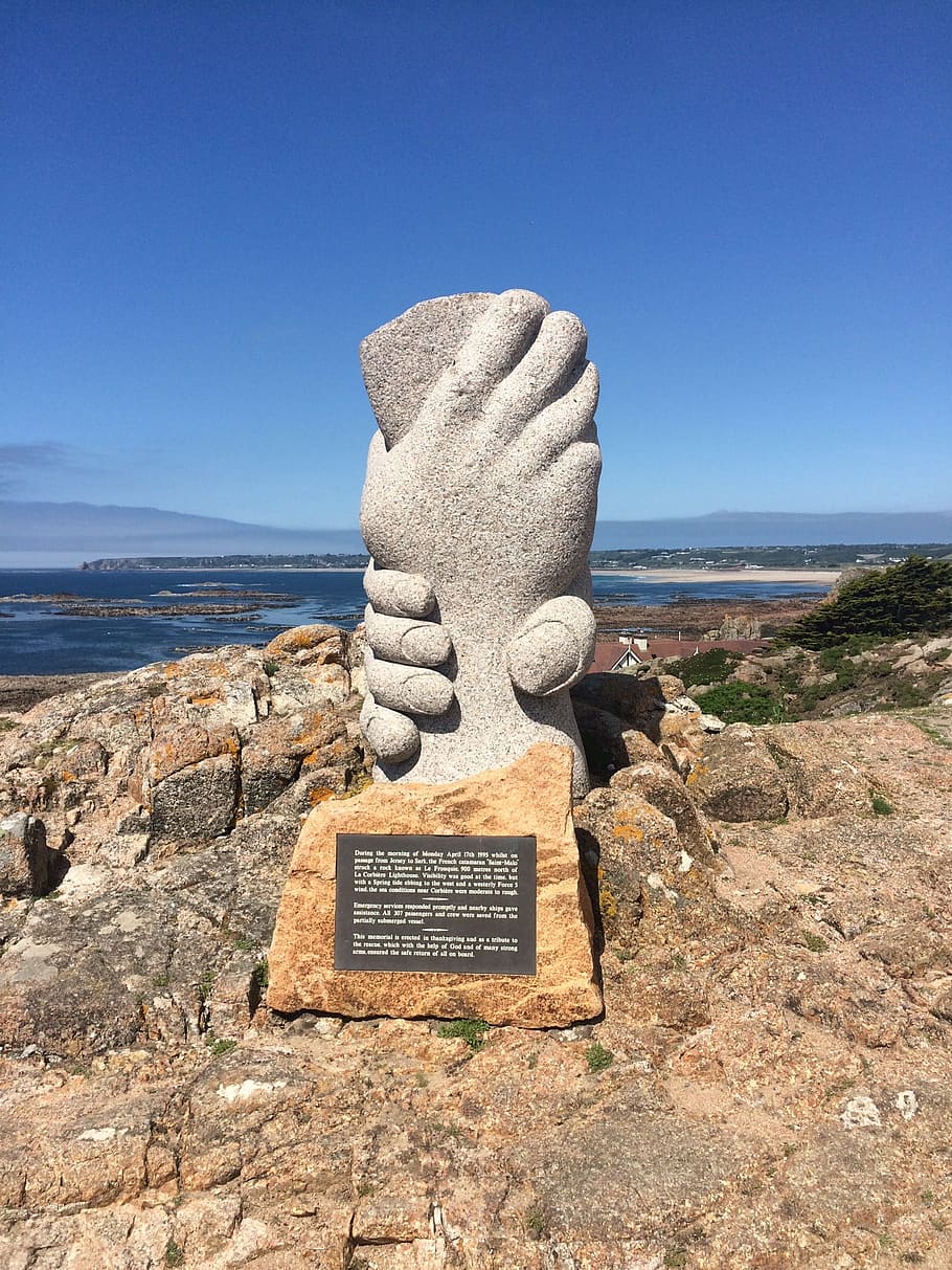 jersey, channel, islands, statue, hands, stone, sky, water HD wallpaper