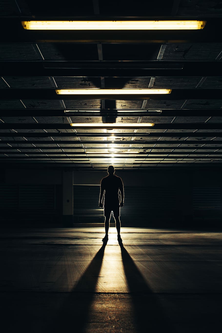 silhouette of man standing, silhouette of man standing near gate, HD wallpaper
