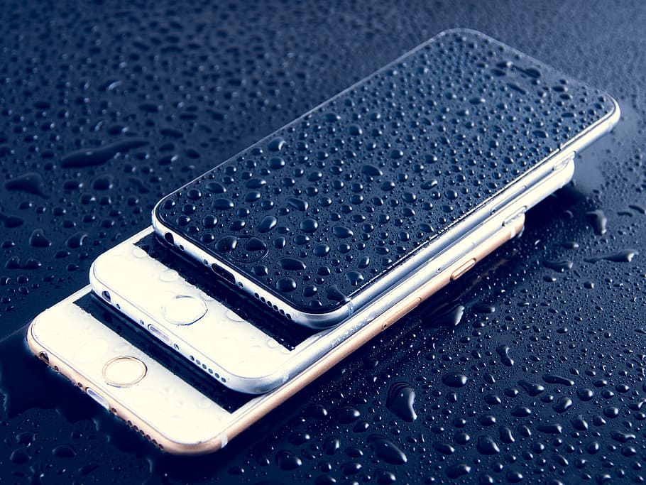 three assorted-color iPhones with water drops, ios, apple, 6s