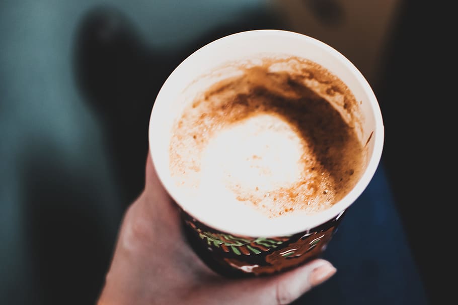 Left Hand Holding a Cup of Coffee, beverage, break, breakfast HD wallpaper
