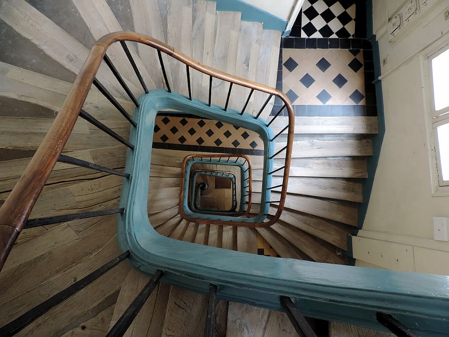 10 DIY Ways to Step Up Your Stair Game