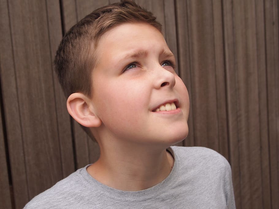 boy wearing gray crew-neck top, face, watch, carefully, staring HD wallpaper