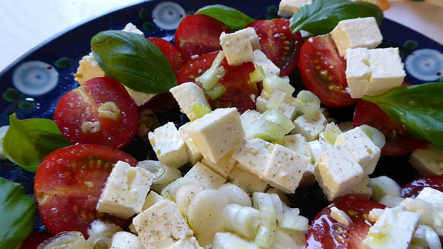 vegetable salad with tofu, cheese, onion, feta cheese, tomatoes, HD wallpaper