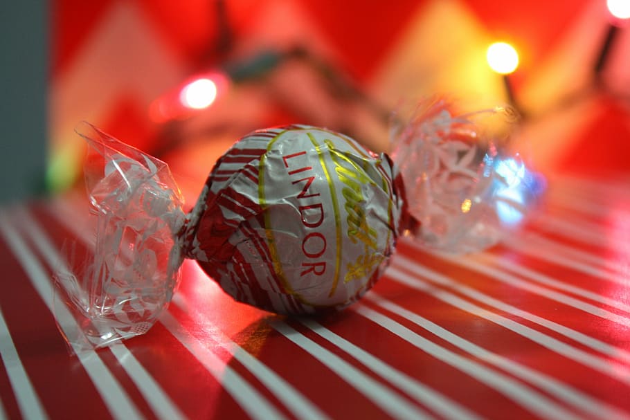 chocolate, present, gift, candy, lindt, lindor, candy cane HD wallpaper